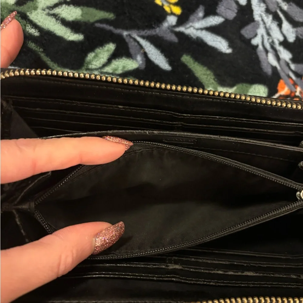 Coach Gray And Black Signature Wallet - Picture 7 of 10